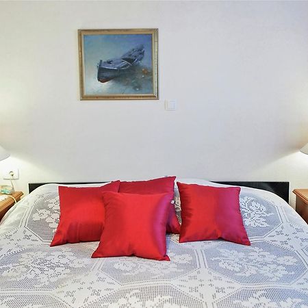 Cozy Apartment With A Balcony And A Sea View بريلا المظهر الخارجي الصورة